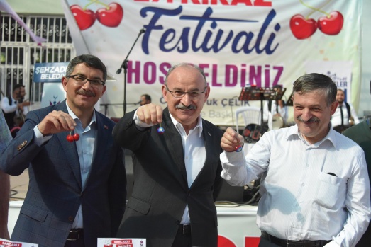 Şehzadeler Belediyesi, kiraz diyarı Sancaklıbozköy’de 27. Kiraz Festivali düzenledi