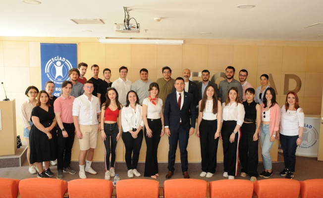 Gençler Geleceği, Dünyayı ve Türkiye'yi Daha İyi Değerlendiriyor
