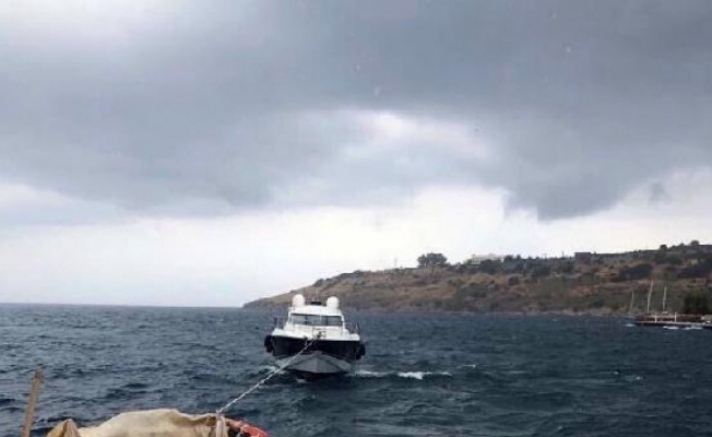 Bodrum'da karaya oturan tekne kurtarıldı