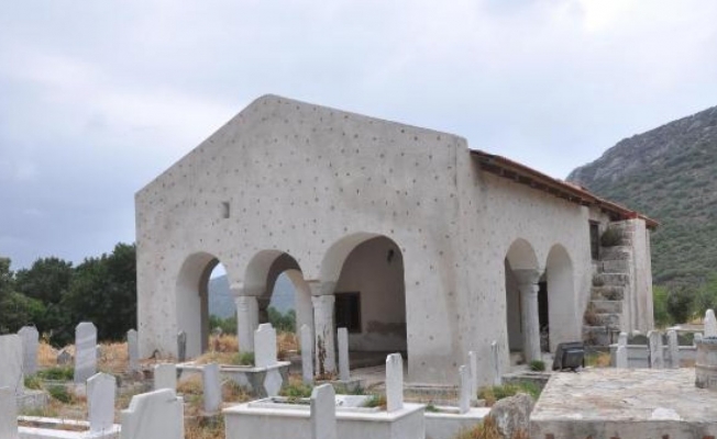 Datça'daki 2 asırlık tarihi caminin restorasyonuna tepki