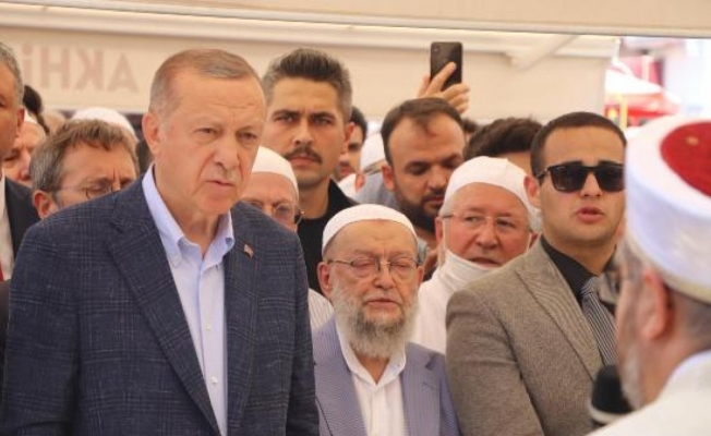 Cumhurbaşkanı Erdoğan, Akhisar'da Hakan Füzün'ün cenazesine katıldı