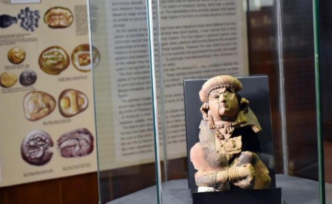 Tanrıça 'Minerva'nın 2 bin 600 yıllık heykel parçaları, ilk kez sergilendi