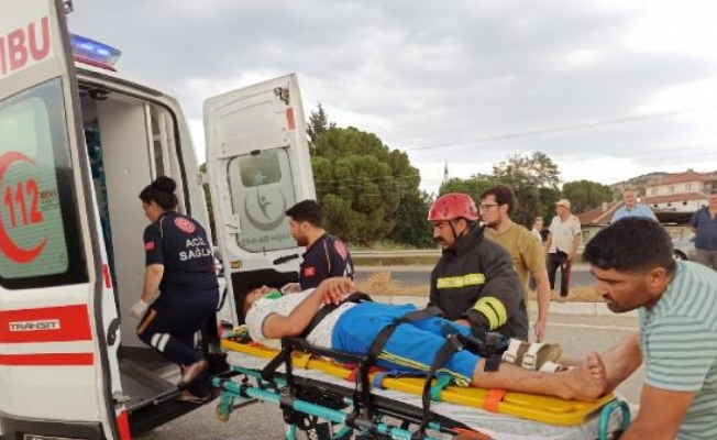 Manisa'da, takla atan otomobilin sürücüsü ağır yaralandı