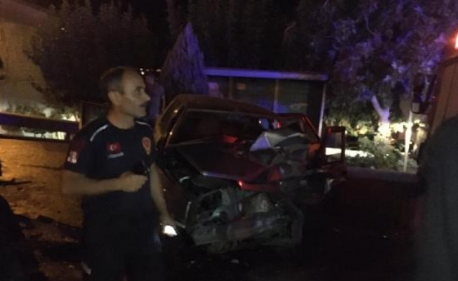 Manisa'da 3 aracın karıştığı kazada 4 yaralı