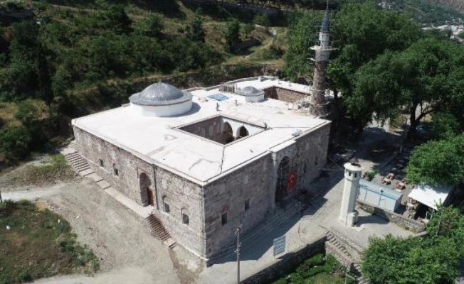 Tarihi Manisa Ulu Camii restorasyonunun ardından tekrar ibadete açıldı