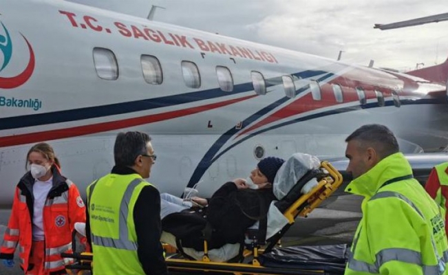 Almanya'da tedavi gören öğretmen ambulans uçakla Türkiye'ye getirildi