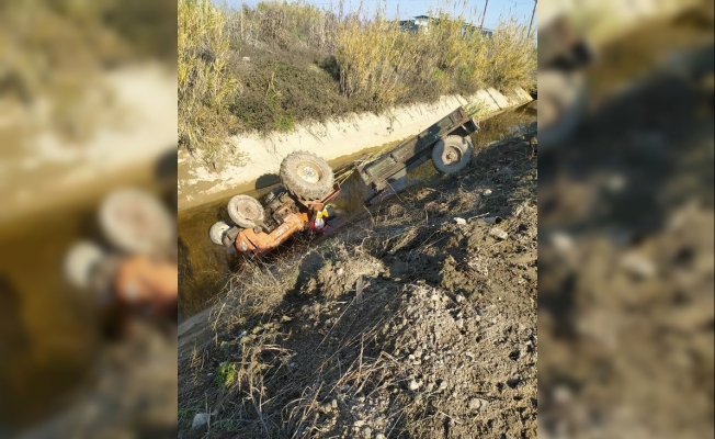 Aydın'da traktör sulama kanalına devrildi, sürücü öldü