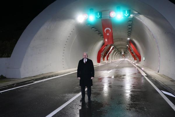 Bakan Karaismailoğlu, Honaz Tünelinde inceleme yaptı