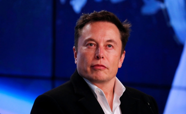 Elon Musk, Twitter'ın 'Kuş'unu 100 bin dolara uçurdu