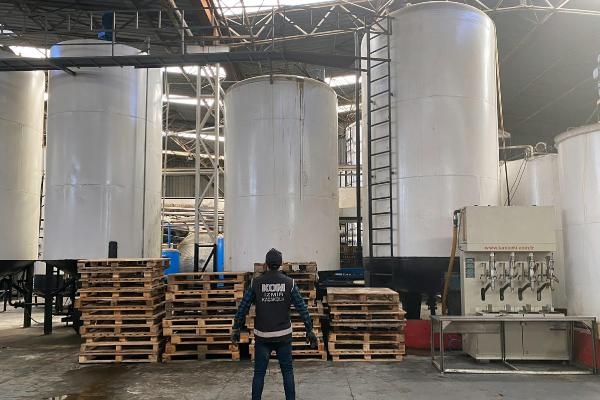 İzmir'de 150 ton karışımlı akaryakıt ele geçirildi
