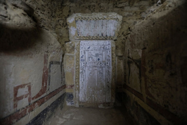 Mısır'ın kral mezarlıklarının yer aldığı Sakkara bölgesinde 4 bin 300 yıllık mumya bulundu