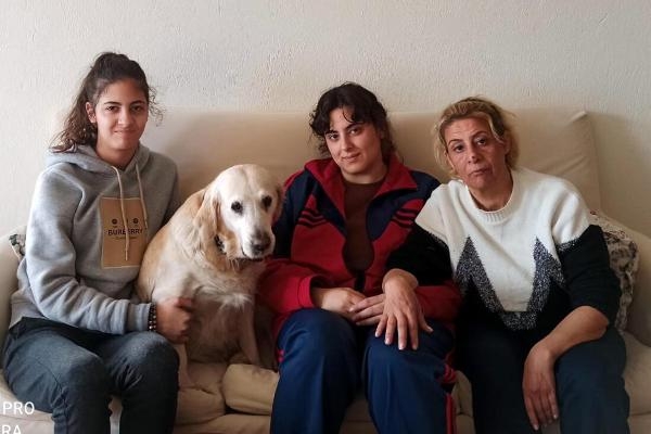 Azize ve 3 kızını, enkazda kalmaktan 'Asil' kurtarmış