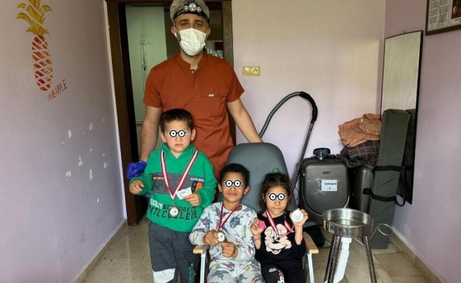 Bolu Rotary Kulübü 'Engelsiz Dişler' için deprem bölgesinde