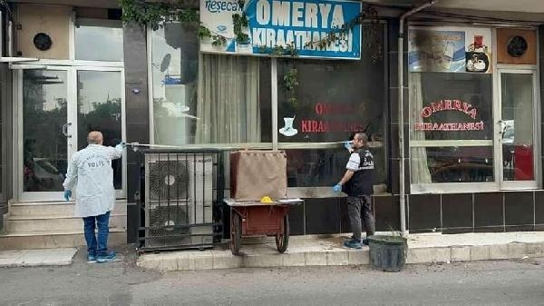 İzmir'de 5 kişinin yaralandığı silahlı kavganın yaşandığı kahvehane kundaklandı