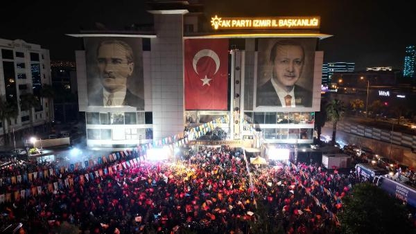 İzmir'de seçim coşkusu