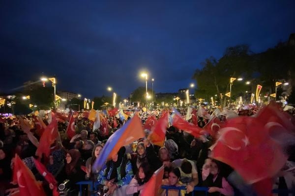 Kütahya'da, Cumhur İttifakı'ndan 'seçim' kutlaması
