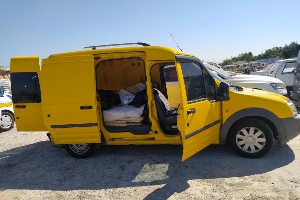 Aydın'da 'dur' ihtarına uymayan araçtan kaçak göçmenler çıktı