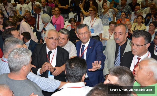 CHP Manisa İl Kongresinde gergin anlar yaşandı, tansiyon yükseldi