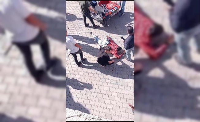 Sepetli motosiklet, 4 metre yükseklikten düştü: 2 yaralı