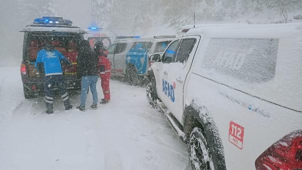 Bolu'da kardan mahsur kalan 20 kampçı ile 6 çalışan kurtarıldı