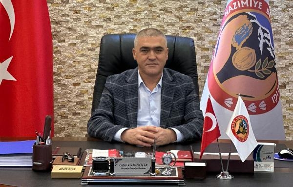 Yeni yönetimi eleştirerek CHP'den istifa etti