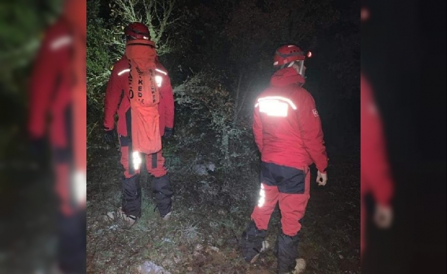 Ormanda kayboldu, 15 saat sonra ekipler buldu
