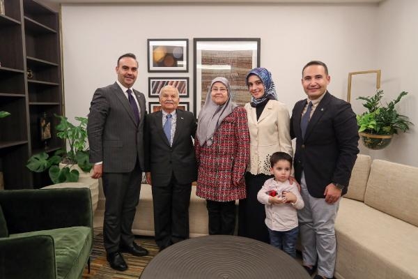 Bakan Kacır, Türk astronotun ailesiyle bir araya geldi