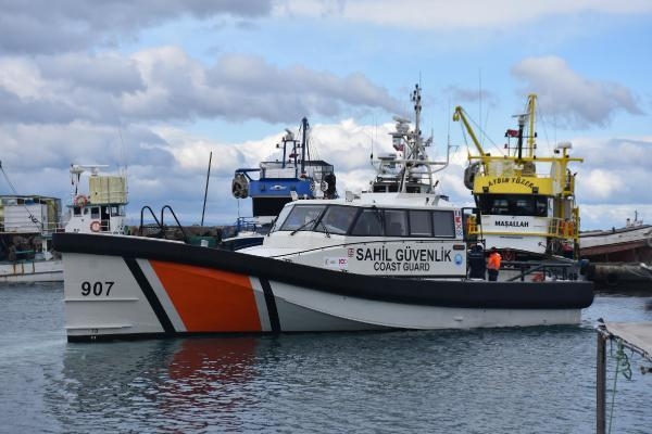 Dikili'de balıkçı teknesi battı: 4 ölü, 1 kayıp