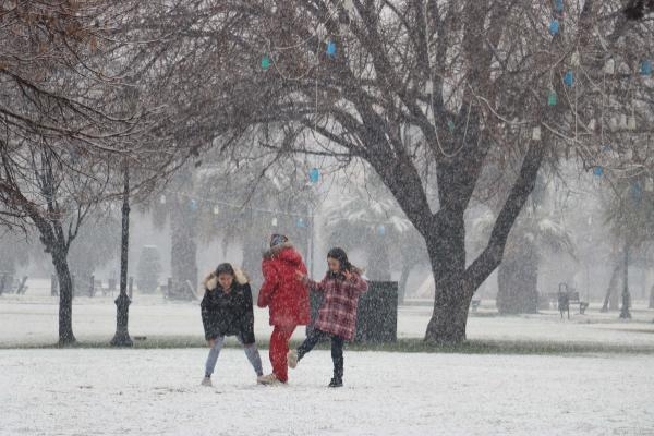 Gaziantep'e mevsimin ilk karı yağdı