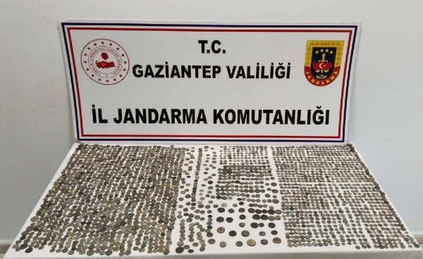 Gaziantep'te 2 bin 51 gümüş sikke ele geçirildi
