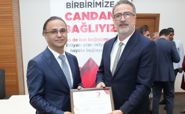 İzmir'de kan bağışçıları sertifikalandı