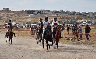Menemen'de rahvan at yarışları düzenlendi