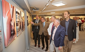 Yaşayan Müze Kula Fotoğraf Sergisi'ne İzmir'de Büyük İlgi