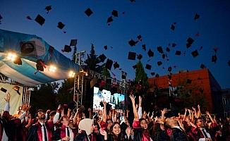 MCBÜ Tıp Fakültesi 22'nci dönem mezunlarını uğurladı