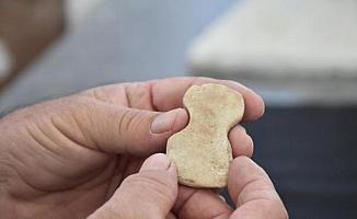 Yeşilova Höyüğü'nde 5 bin yıllık mermer idol bulundu