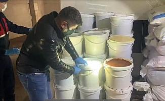 İzmir'de Merdiven Altı Salça Üretimi Yapan Tesislere Jandarmadan Operasyon