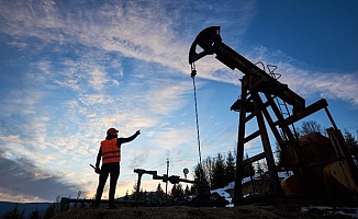Brent petrolün varil fiyatı 76,67 dolara indi