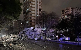 7.4 büyüklüğündeki depremde can kaybı 284; yaralı sayısı 2 bin 323 kişiye yükseldi