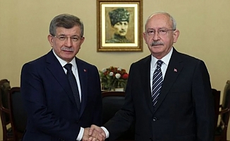 Davutoğlu, Kılıçdaroğlu'nu CHP Genel Merkezi'nde ziyaret etti