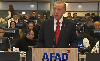 Erdoğan, "Şimdi yaraları sarma, acıları dindirme, yıkılanları yapma, milyonlarca insanımızı yeniden hayata bağlama vakti