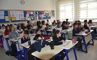İzmir'de 2 bin 234 depremzede öğrenci dersbaşı yaptı
