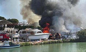 Antalya'da orman yangını! Alevler teknelere sıçradı