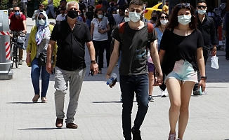 Eris varyantı Türkiye'de, maskeli günler geri mi dönüyor? 