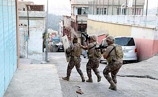 Gaziantep'te 200 polis ile uyuşturucu operasyonu