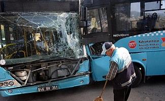 Halk otobüsleri çarpıştı: 9 yaralı