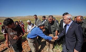 Kılıçdaroğlu, mevsimlik tarım işçileriyle görüştü