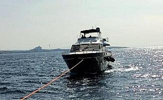 Çanakkale Boğazı'nda su alan teknedeki 4 kişi kurtarıldı