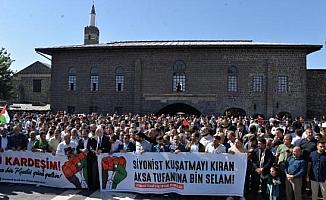 Diyarbakır'da İsrail protestosu; festivalin iptalini de istediler