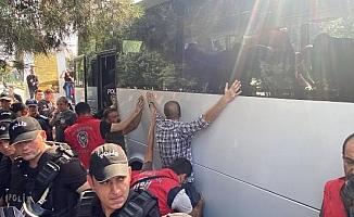Diyarbakır'da izinsiz yürüyüşe polis müdahalesi: 90 gözaltı