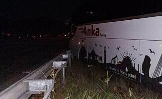 Yolcu, seyir halindeki otobüsün direksiyonuna saldırdı